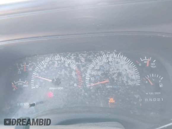 ✅ 1999 Dodge Durango • VIN: 1B4HR28Y4XF703264 • Lot: 41954185. Wystawiony na IAAI z przebiegiem 119 725 mil. Bezpłatny archiwum sprzedaży aukcyjnych z USA i szczegółowy raport historii pojazdu na DreamBid. Zdjęcie 7.