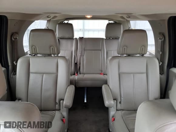 ✅ 2013 Ford Expedition Max Limited • VIN: 1FMJK2A52DEF59915 • Lot: 56764255. Wystawiony na Copart z przebiegiem 199 951 mil. Bezpłatny archiwum sprzedaży aukcyjnych z USA i szczegółowy raport historii pojazdu na DreamBid. Zdjęcie 10.