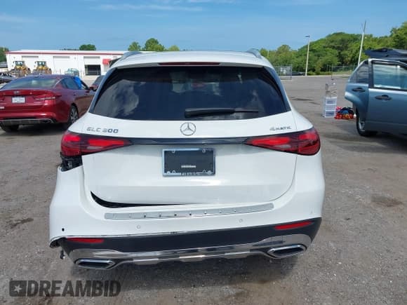 ✅ 2023 Mercedes-Benz GLC 300 • VIN: W1NKM4HB5PF056901 • Lot: 42334744. Listed on IAAI with 22,452 mi. Free auction sales archive from the USA and detailed vehicle history report at DreamBid. Image 16.