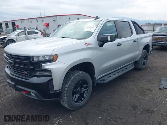 ✅ 2021 Chevrolet Silverado 1500 LT Trail Boss • VIN: 1GCPYFEL9MZ155550 • Lot: 42785163. Wystawiony na IAAI z przebiegiem 33 322 mil. Bezpłatny archiwum sprzedaży aukcyjnych z USA i szczegółowy raport historii pojazdu na DreamBid. Zdjęcie 2.