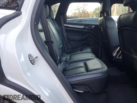 ✅ 2017 Porsche Cayenne S E-Hybrid • VIN: WP1AE2A29HLA72504 • Lot: 91635725. Listed on Copart with 168,371 mi. Free auction sales archive from the USA and detailed vehicle history report at DreamBid. Image 11.