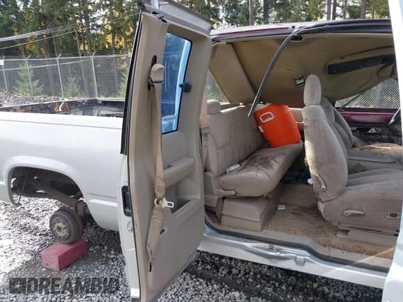 ✅ 1997 Chevrolet Silverado 1500 • VIN: 2GCEK19R5V1211794 • Lot: 43594101. Wystawiony na IAAI z przebiegiem 228 738 mil. Bezpłatny archiwum sprzedaży aukcyjnych z USA i szczegółowy raport historii pojazdu na DreamBid. Zdjęcie 8.