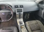 ✅ 2007 Volvo C70 • VIN: YV1MC68247J025693 • Lot: 74004384. Wystawiony na Copart z przebiegiem Nie podano. Bezpłatny archiwum sprzedaży aukcyjnych z USA i szczegółowy raport historii pojazdu na DreamBid. Zdjęcie 8.