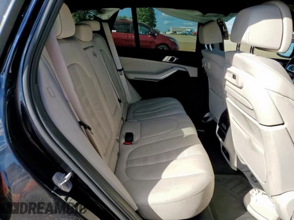 ✅ 2022 BMW X5 xDrive40i • VIN: 5UXCR6C03N9J21530 • Lot: 89696575. Listed on Copart with 87,822 mi. Free auction sales archive from the USA and detailed vehicle history report at DreamBid. Image 10.