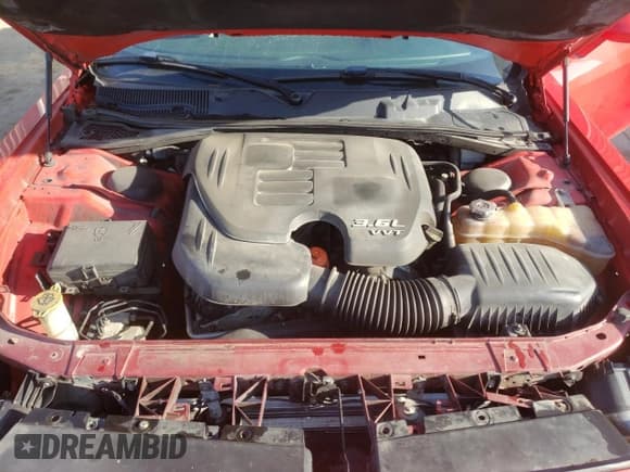 ✅ 2015 Dodge Challenger SXT Plus • VIN: 2C3CDZBG4FH805363 • Lot: 69331904. Wystawiony na Copart z przebiegiem 175 409 mil. Bezpłatny archiwum sprzedaży aukcyjnych z USA i szczegółowy raport historii pojazdu na DreamBid. Zdjęcie 11.