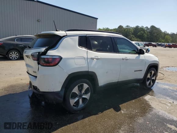 ✅ 2020 Jeep Compass Latitude • VIN: 3C4NJCBB8LT257269 • Lot: 54303155. Listed on Copart with 41,712 mi. Free auction sales archive from the USA and detailed vehicle history report at DreamBid. Image 3.