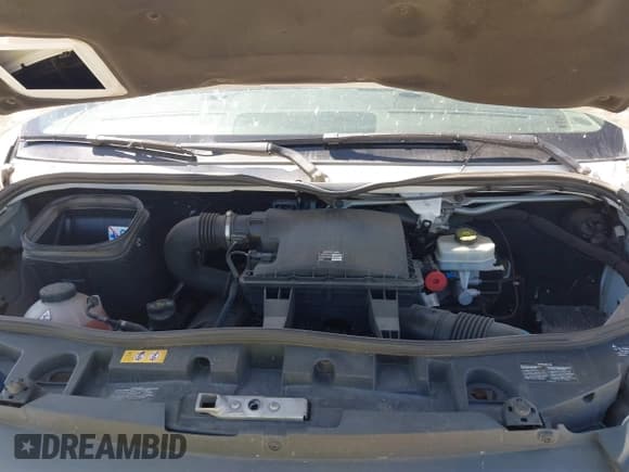 ✅ 2019 Mercedes-Benz Sprinter Cargo • VIN: WD4PF1CD4KT003105 • Лот: 42643459. Опубликован ранее на IAAI с пробегом 166 243 миль. Бесплатный доступ к архиву аукционных продаж из США и подробный отчёт об истории автомобиля на DreamBid. Изображение 10.