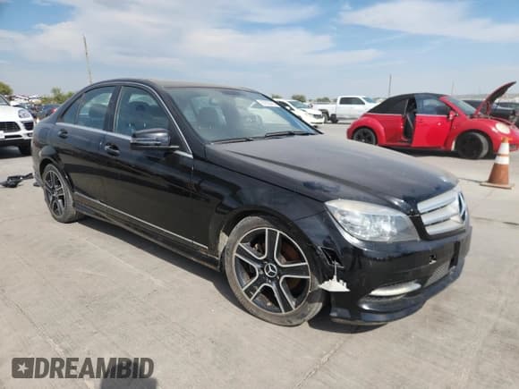 ✅ 2011 Mercedes-Benz C 300 Sport • VIN: WDDGF8BB4BR157027 • Лот: 87035475. Опубликован ранее на Copart с пробегом Не указан. Бесплатный доступ к архиву аукционных продаж из США и подробный отчёт об истории автомобиля на DreamBid. Изображение 4.