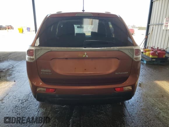 ✅ 2014 Mitsubishi Outlander SE • VIN: JA4AD3A39EZ004922 • Lot: 68286745. Listed on Copart with 81,436 mi. Free auction sales archive from the USA and detailed vehicle history report at DreamBid. Image 6.