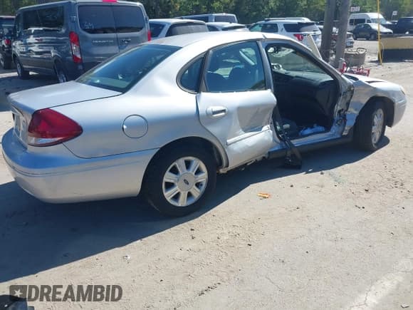 ✅ 2006 Ford Taurus SEL • VIN: 1FAFP56U76A165047 • Лот: 43237158. Опубликован ранее на IAAI с пробегом 58 271 миль. Бесплатный доступ к архиву аукционных продаж из США и подробный отчёт об истории автомобиля на DreamBid. Изображение 4.