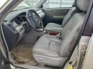 ✅ 2006 Toyota Highlander Limited • VIN: JTEEW21A260023906 • Lot: 95180795. Wystawiony na Copart z przebiegiem 248 875 mil. Bezpłatny archiwum sprzedaży aukcyjnych z USA i szczegółowy raport historii pojazdu na DreamBid. Zdjęcie 7.