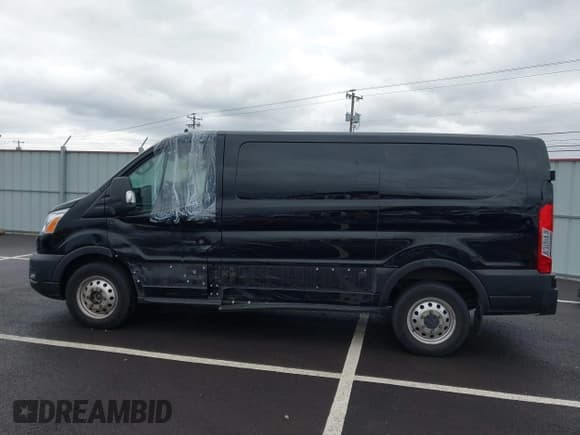 ✅ 2022 Ford Transit • VIN: 1FTYE2Y89NKA58663 • Lot: 43531683. Wystawiony na IAAI z przebiegiem 39 913 mil. Bezpłatny archiwum sprzedaży aukcyjnych z USA i szczegółowy raport historii pojazdu na DreamBid. Zdjęcie 14.