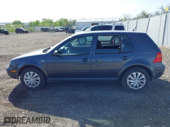 ✅ 2005 Volkswagen Golf GL • VIN: 9BWFL61J254022695 • Lot: 42226214. Listed on IAAI with 143,087 mi. Free auction sales archive from the USA and detailed vehicle history report at DreamBid. Image 14.