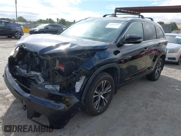 ✅ 2016 Toyota Highlander XLE • VIN: 5TDJKRFH7GS226978 • Lot: 43187982. Wystawiony na IAAI z przebiegiem 85 714 mil. Bezpłatny archiwum sprzedaży aukcyjnych z USA i szczegółowy raport historii pojazdu na DreamBid. Zdjęcie 2.