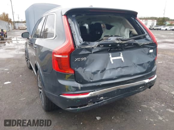 ✅ 2024 Volvo XC90 Plus Bright Theme • VIN: YV4H60CE4R1247485 • Lot: 43555272. Listed on IAAI with 17,811 mi. Free auction sales archive from the USA and detailed vehicle history report at DreamBid. Image 6.
