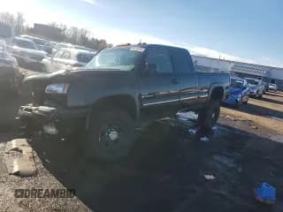 ✅ 2003 Chevrolet Silverado 2500HD LS • VIN: 1GCHK29193E212908 • Lot: 86695954. Wystawiony na Copart z przebiegiem 90 342 mil. Bezpłatny archiwum sprzedaży aukcyjnych z USA i szczegółowy raport historii pojazdu na DreamBid. Zdjęcie 1.