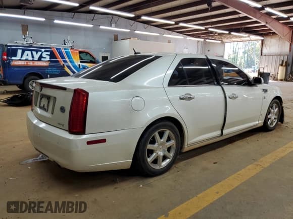 ✅ 2008 Cadillac STS RWD • VIN: 1G6DK67V580177318 • Lot: 89460465. Wystawiony na Copart z przebiegiem 183 049 mil. Bezpłatny archiwum sprzedaży aukcyjnych z USA i szczegółowy raport historii pojazdu na DreamBid. Zdjęcie 3.