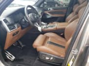 ✅ 2020 BMW X5 M Competition • VIN: 5YMJU0C06L9B05690 • Lot: 63411645. Wystawiony na Copart z przebiegiem 43 994 mil. Bezpłatny archiwum sprzedaży aukcyjnych z USA i szczegółowy raport historii pojazdu na DreamBid. Zdjęcie 7.