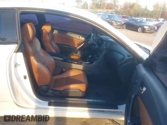 ✅ 2013 Hyundai Genesis Coupe Track • VIN: KMHHU6KJXDU105770 • Lot: 43564881. Listed on IAAI with 92,355 mi. Free auction sales archive from the USA and detailed vehicle history report at DreamBid. Image 5.