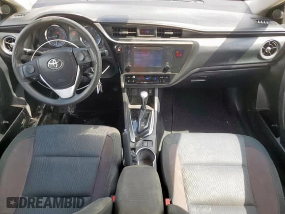 ✅ 2019 Toyota Corolla SE • VIN: 2T1BURHE2KC233839 • Lot: 83806265. Wystawiony na Copart z przebiegiem 94 497 mil. Bezpłatny archiwum sprzedaży aukcyjnych z USA i szczegółowy raport historii pojazdu na DreamBid. Zdjęcie 8.