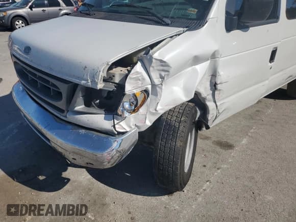 ✅ 1999 Ford Econoline Passenger XL • VIN: 1FBSS31L2XHC12377 • Lot: 71846335. Wystawiony na Copart z przebiegiem 137 044 mil. Bezpłatny archiwum sprzedaży aukcyjnych z USA i szczegółowy raport historii pojazdu na DreamBid. Zdjęcie 9.