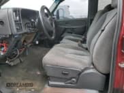 ✅ 2006 Chevrolet Silverado 2500HD Work Truck • VIN: 1GCHK29U76E112403 • Lot: 72586214. Wystawiony na Copart z przebiegiem 123 976 mil. Bezpłatny archiwum sprzedaży aukcyjnych z USA i szczegółowy raport historii pojazdu na DreamBid. Zdjęcie 7.