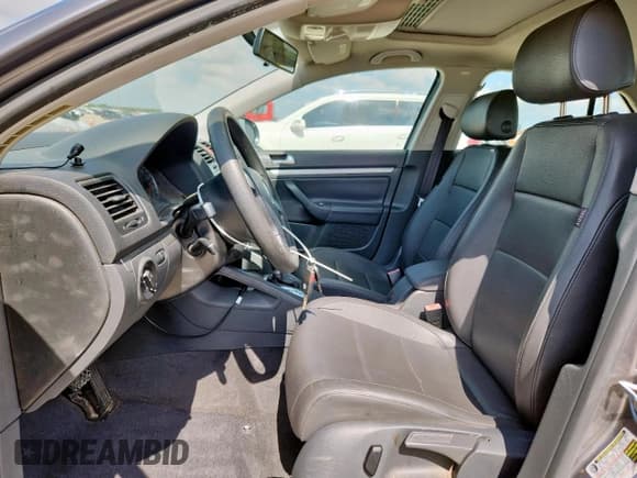 ✅ 2006 Volkswagen Jetta 2.5L • VIN: 3VWSG71K26M625533 • Лот: 64421235. Опубликован ранее на Copart с пробегом 140 600 миль. Бесплатный доступ к архиву аукционных продаж из США и подробный отчёт об истории автомобиля на DreamBid. Изображение 7.