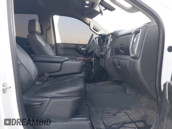 ✅ 2020 Chevrolet Silverado 1500 LT • VIN: 3GCPWCED9LG158962 • Lot: 43642484. Wystawiony na IAAI z przebiegiem 81 060 mil. Bezpłatny archiwum sprzedaży aukcyjnych z USA i szczegółowy raport historii pojazdu na DreamBid. Zdjęcie 5.