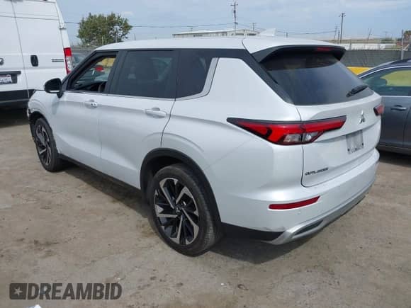 2023 Mitsubishi Outlander SE с VIN JA4J3UA89PZ039905, выставлен на аукционе IAAI как лот 43258738 с пробегом 51 368 миль миль и . История ставок и продаж доступна на DreamBid. Изображение 3.