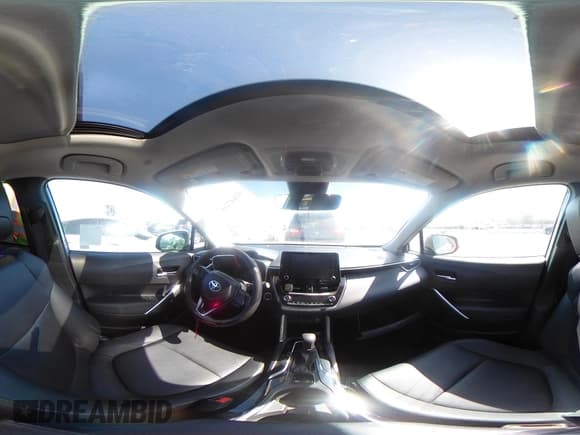 ✅ 2022 Toyota Corolla Cross XLE • VIN: 7MUDAABG9NV033863 • Лот: 41647419. Опубликован ранее на IAAI с пробегом 34 266 миль. Бесплатный доступ к архиву аукционных продаж из США и подробный отчёт об истории автомобиля на DreamBid. Изображение 17.