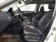 ✅ 2018 Volkswagen Passat SEL Premium • VIN: 1VWCA7A31JC037423 • Лот: 46043645. Опубликован ранее на Copart с пробегом 124 927 миль. Бесплатный доступ к архиву аукционных продаж из США и подробный отчёт об истории автомобиля на DreamBid. Изображение 7.