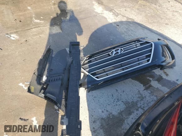 ✅ 2017 Hyundai Elantra Limited • VIN: 5NPD84LF7HH125027 • Lot: 92667375. Listed on Copart with 42,225 mi. Free auction sales archive from the USA and detailed vehicle history report at DreamBid. Image 12.