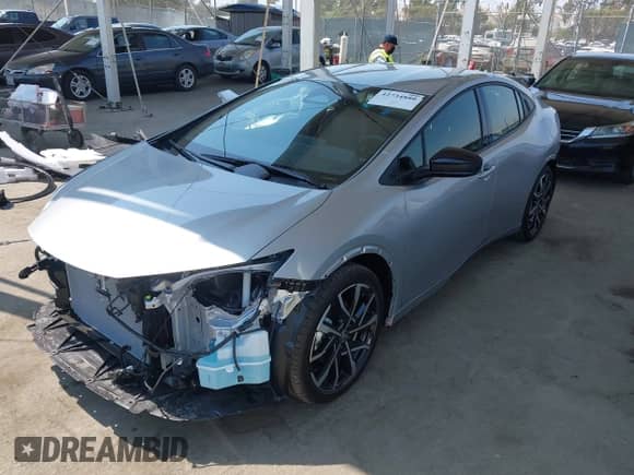 2025 Toyota Prius SE с VIN JTDACACU8S3051070, выставлен на аукционе IAAI как лот 42734880 с пробегом 221 миль миль и . История ставок и продаж доступна на DreamBid. Изображение 2.