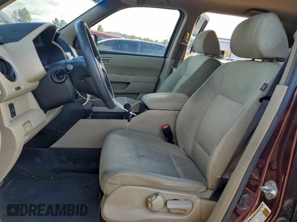 ✅ 2010 Honda Pilot LX • VIN: 5FNYF3H28AB001120 • Lot: 90648135. Wystawiony na Copart z przebiegiem 212 492 mil. Bezpłatny archiwum sprzedaży aukcyjnych z USA i szczegółowy raport historii pojazdu na DreamBid. Zdjęcie 7.