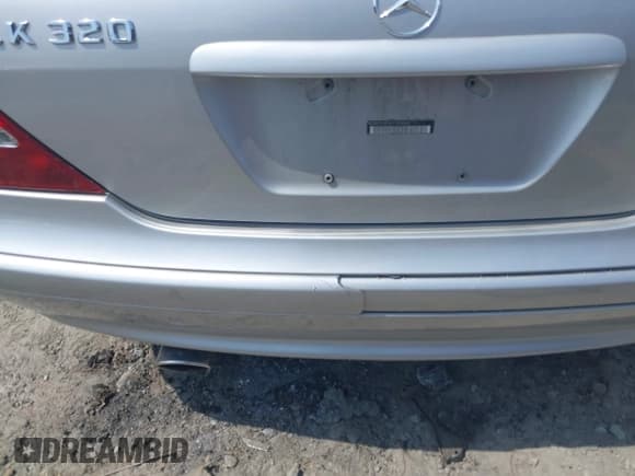 ✅ 2003 Mercedes-Benz SLK 320 • VIN: WDBKK65FX3F289228 • Lot: 42584634. Listed on IAAI with 173,232 mi. Free auction sales archive from the USA and detailed vehicle history report at DreamBid. Image 12.