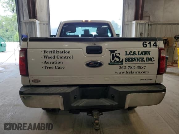 ✅ 2014 Ford F-250 XL • VIN: 1FTBF2B61EEA77152 • Lot: 67050665. Listed on Copart with 110,739 mi. Free auction sales archive from the USA and detailed vehicle history report at DreamBid. Image 6.