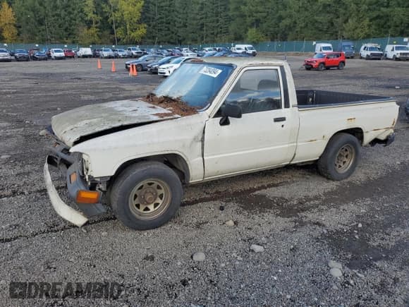✅ 1987 Toyota Pickup • VIN: JT4RN50R3H0275264 • Лот: 73284094. Опубликован ранее на Copart с пробегом 587 872 миль. Бесплатный доступ к архиву аукционных продаж из США и подробный отчёт об истории автомобиля на DreamBid. Изображение 1.