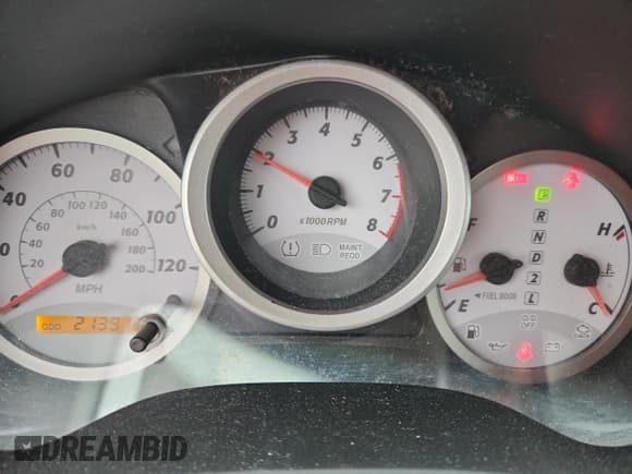 ✅ 2005 Toyota RAV4 • VIN: JTEGD20V150094371 • Лот: 91229585. Опубликован ранее на Copart с пробегом 213 916 миль. Бесплатный доступ к архиву аукционных продаж из США и подробный отчёт об истории автомобиля на DreamBid. Изображение 9.