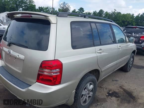 2002 Toyota Highlander с VIN JTEHF21A220044066, выставлен на аукционе IAAI как лот 42796325 с пробегом 141 846 миль миль и . История ставок и продаж доступна на DreamBid. Изображение 4.