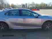 2023 Toyota Camry SE с VIN 4T1G11BKXPU098596, выставлен на аукционе IAAI как лот 42050571 с пробегом 22 817 миль миль и . История ставок и продаж доступна на DreamBid. Изображение 13.