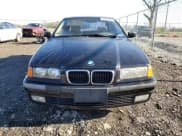✅ 1997 BMW 3 Series 318i • VIN: WBACC0329VEK21914 • Lot: 54566345. Wystawiony na Copart z przebiegiem 239 700 mil. Bezpłatny archiwum sprzedaży aukcyjnych z USA i szczegółowy raport historii pojazdu na DreamBid. Zdjęcie 5.