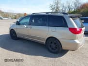 ✅ 2006 Toyota Sienna XLE Limited • VIN: 5TDZA22CX6S443799 • Lot: 43625070. Wystawiony na IAAI z przebiegiem 256 466 mil. Bezpłatny archiwum sprzedaży aukcyjnych z USA i szczegółowy raport historii pojazdu na DreamBid. Zdjęcie 3.