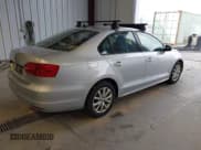 ✅ 2012 Volkswagen Jetta SE • VIN: 3VWDP7AJXCM382825 • Lot: 43728431. Wystawiony na IAAI z przebiegiem 233 629 mil. Bezpłatny archiwum sprzedaży aukcyjnych z USA i szczegółowy raport historii pojazdu na DreamBid. Zdjęcie 4.