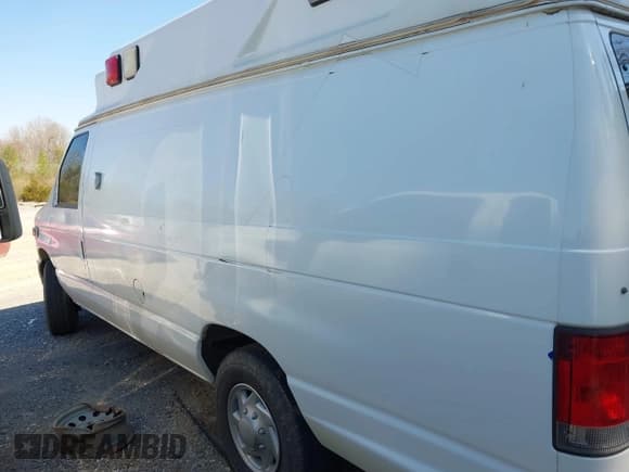 ✅ 2014 Ford Econoline Cargo Commercial • VIN: 1FDSS3EL9EDB15117 • Лот: 41814530. Опубликован ранее на IAAI с пробегом 415 461 миль. Бесплатный доступ к архиву аукционных продаж из США и подробный отчёт об истории автомобиля на DreamBid. Изображение 14.