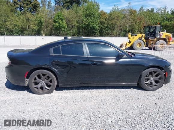 ✅ 2017 Dodge Charger SXT • VIN: 2C3CDXHG4HH642342 • Lot: 43337907. Wystawiony na IAAI z przebiegiem 109 666 mil. Bezpłatny archiwum sprzedaży aukcyjnych z USA i szczegółowy raport historii pojazdu na DreamBid. Zdjęcie 13.