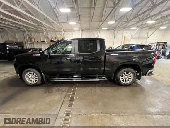 ✅ 2019 Chevrolet Silverado 1500 LT • VIN: 1GCUYDED5KZ107461 • Lot: 43249753. Wystawiony na IAAI z przebiegiem 149 327 mil. Bezpłatny archiwum sprzedaży aukcyjnych z USA i szczegółowy raport historii pojazdu na DreamBid. Zdjęcie 14.