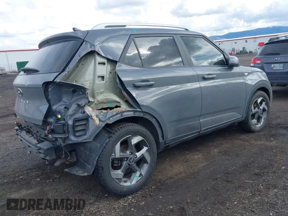 ✅ 2022 Hyundai Venue SEL • VIN: KMHRC8A35NU148758 • Lot: 41796339. Listed on IAAI with 28,785 mi. Free auction sales archive from the USA and detailed vehicle history report at DreamBid. Image 4.