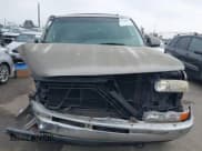 ✅ 2002 Chevrolet Suburban LS • VIN: 1GNEC16T02J206251 • Lot: 42732097. Wystawiony na IAAI z przebiegiem 276 973 mil. Bezpłatny archiwum sprzedaży aukcyjnych z USA i szczegółowy raport historii pojazdu na DreamBid. Zdjęcie 13.