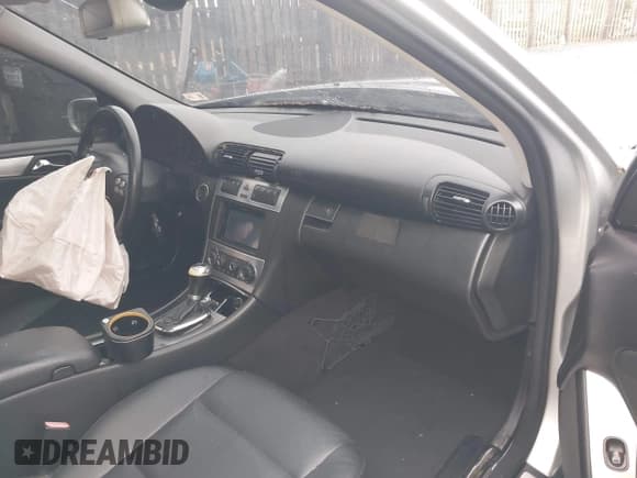 ✅ 2006 Mercedes-Benz C 230 Sport • VIN: WDBRF52H96A851995 • Lot: 41985231. Listed on IAAI with 159,658 mi. Free auction sales archive from the USA and detailed vehicle history report at DreamBid. Image 5.