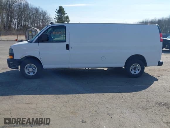 ✅ 2019 Chevrolet Express Cargo • VIN: 1GCWGBFPXK1186665 • Лот: 41795478. Опубликован ранее на IAAI с пробегом 311 142 миль. Бесплатный доступ к архиву аукционных продаж из США и подробный отчёт об истории автомобиля на DreamBid. Изображение 14.